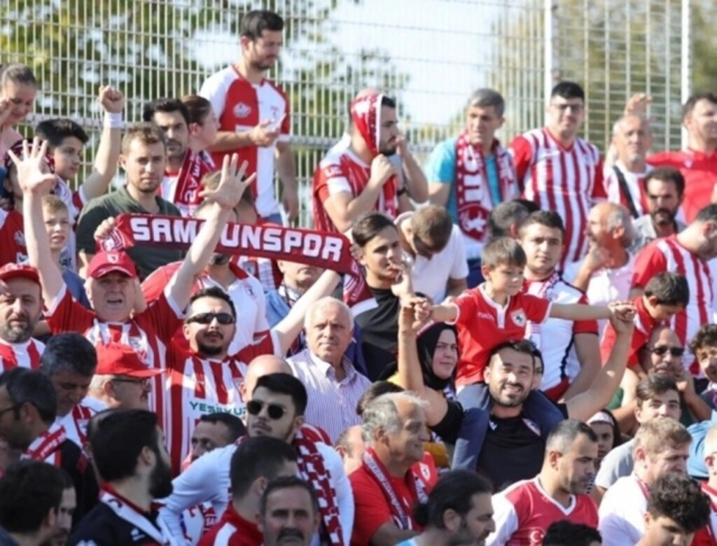 Samsunspor İnegölspor'u tek golle geçti