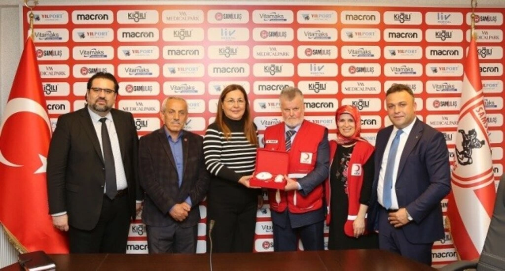 Samsunspor'dan Türk Kızılayı Canik Şubesi'ne destek