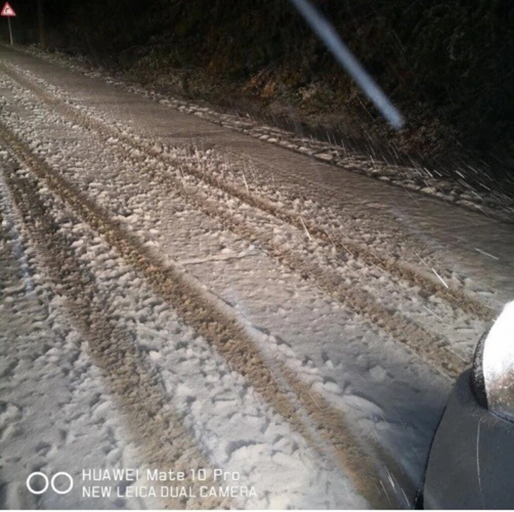 Samsun'un bazı ilçelerine kar yağdı