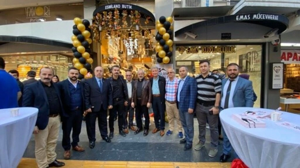 Es Milano Butik Çiftlik Caddesi'nde açıldı