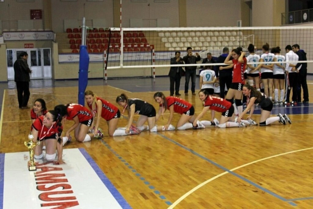 SAMSUN VOLEYBOL GENÇ ERKEKLER VE GENÇ BAYANLAR İL BİRİNCİLİĞİ SONA ERDİ