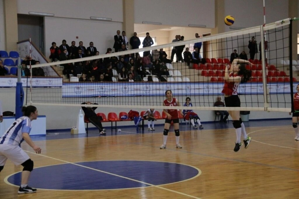 SAMSUN VOLEYBOL GENÇ ERKEKLER VE GENÇ BAYANLAR İL BİRİNCİLİĞİ SONA ERDİ
