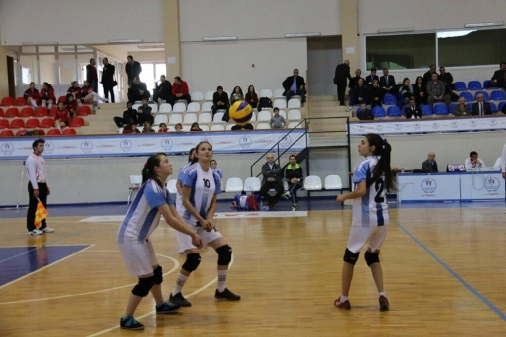 SAMSUN VOLEYBOL GENÇ ERKEKLER VE GENÇ BAYANLAR İL BİRİNCİLİĞİ SONA ERDİ