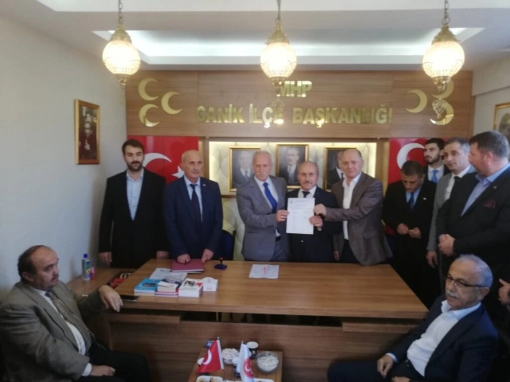 MHP İlkadım ve Canik'te bayrak değişimi yapıldı