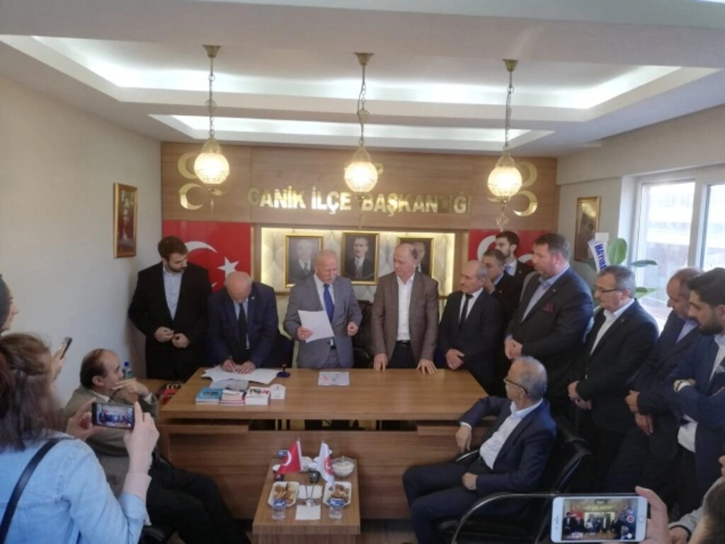 MHP İlkadım ve Canik'te bayrak değişimi yapıldı