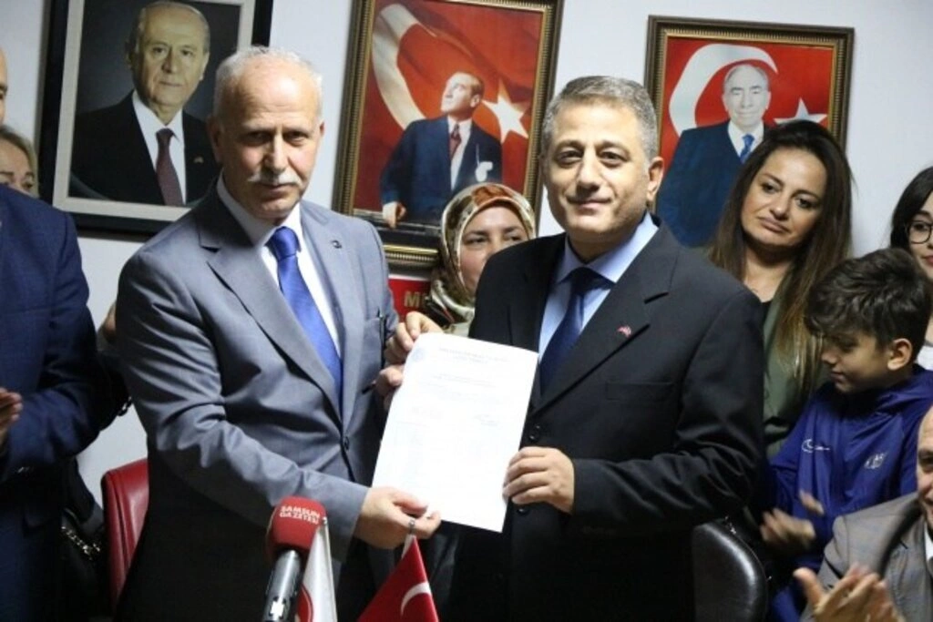 MHP İlkadım ve Canik'te bayrak değişimi yapıldı