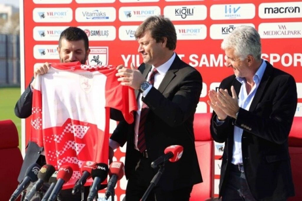 Ertuğrul Sağlam imzayı attı