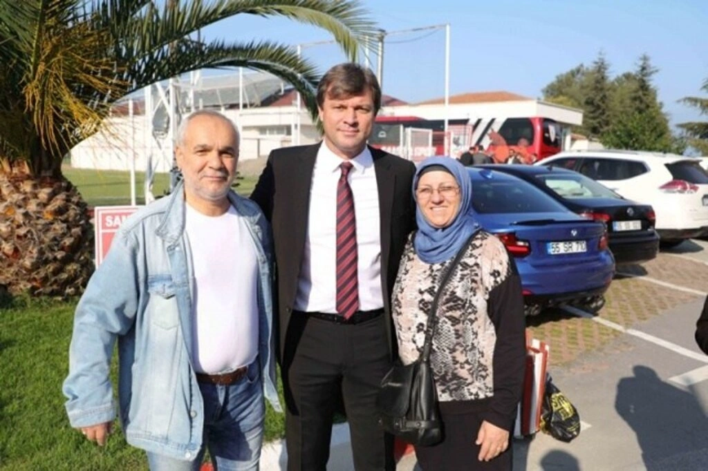 Ertuğrul Sağlam imzayı attı
