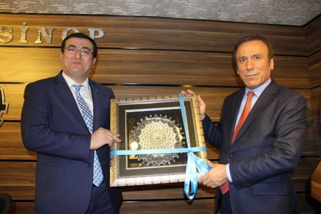 Canik Belediye Başkanı Osman Genç Sinop'ta
