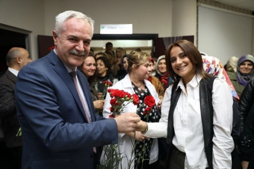 İlkadım Belediyesi'nden Öğretmenler Günü Kutlaması