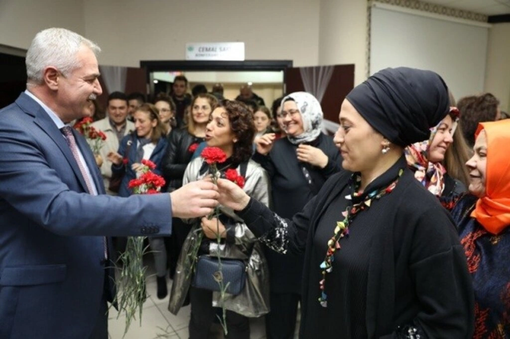 İlkadım Belediyesi'nden Öğretmenler Günü Kutlaması