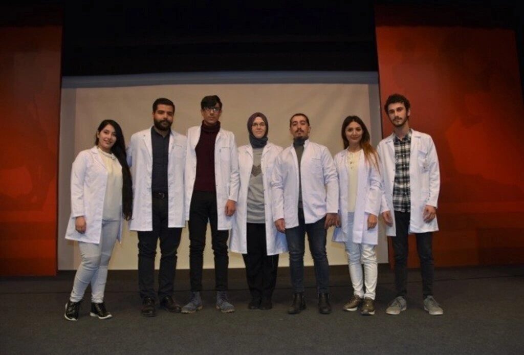Genç Diş Hekimi Adayları Beyaz Önlüklerini Giydi