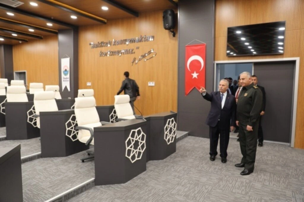 Samsun Garnizon Komutanı Üstün'den İlkadım Belediyesi'ne ziyaret