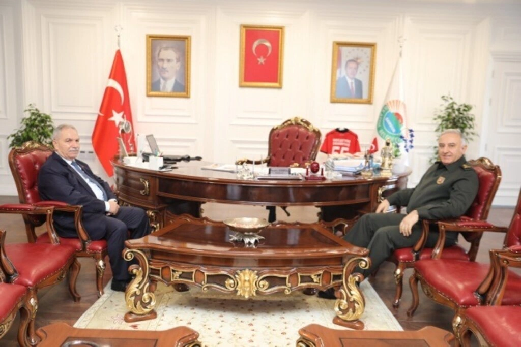 Samsun Garnizon Komutanı Üstün'den İlkadım Belediyesi'ne ziyaret
