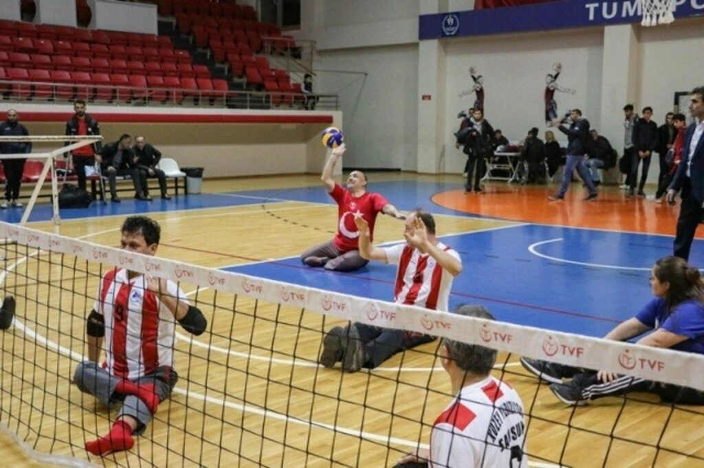 Samsun protokolü ile engelliler çeşitli branşlarda turnuva yaptılar