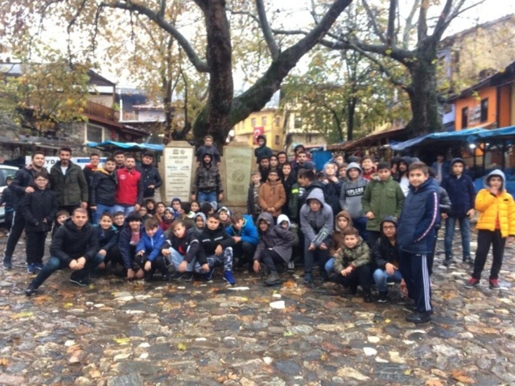 TÜGVA'lı gençlerden Ecdada Vefa ziyareti