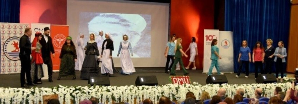 Geçmişten Günümüze Hemşirelik Kıyafetleri Defilesi OMÜ’de Sergilendi