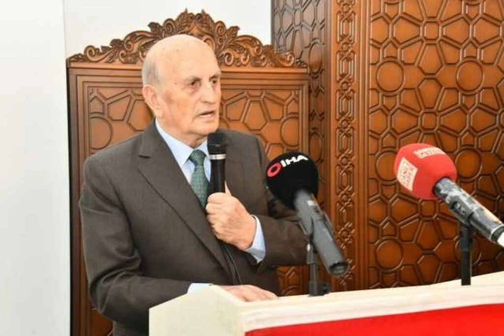 Yeşilyurt Demir Çelik Camii hizmete açıldı