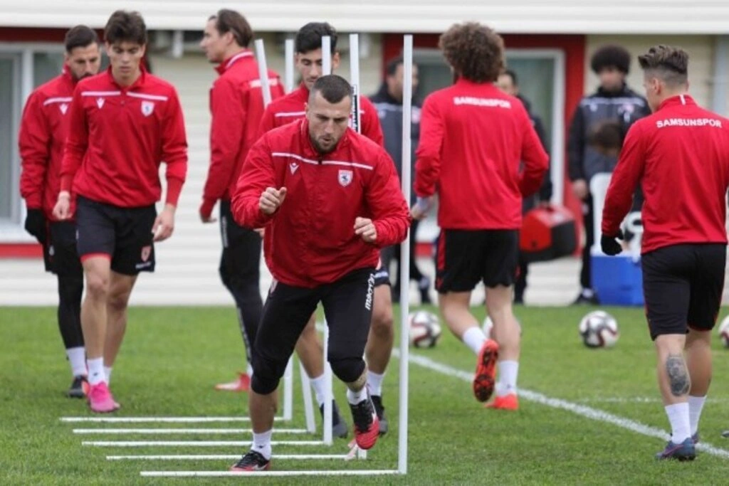 Yılport Samsunspor Pendik Hazırlıklarını Sürdürüyor