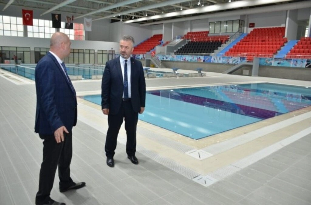 Yarı Olimpik Yüzme Havuzu 19 Mayıs İlçesi'nde açılıyor