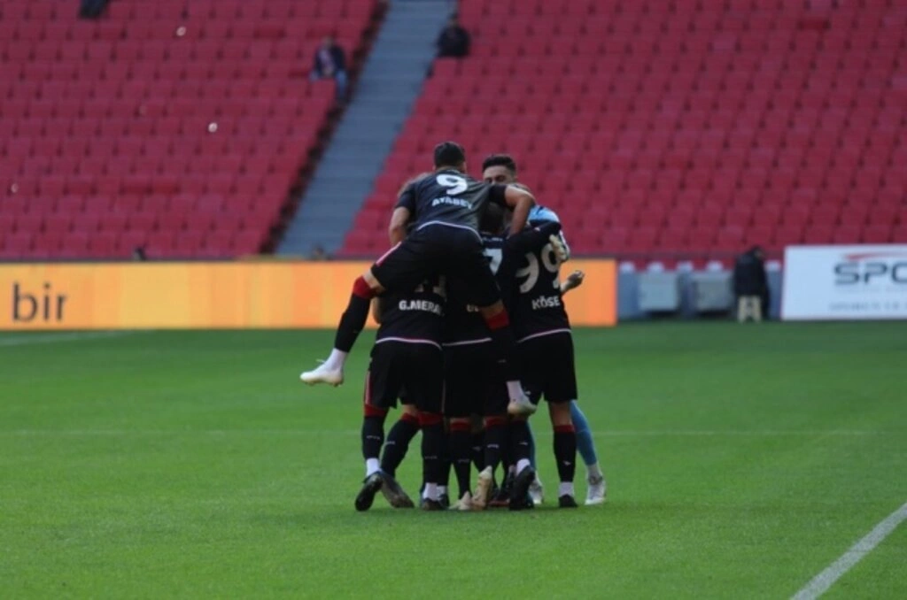Samsunspor Başkent Akademi FK Maç Fotoğrafları