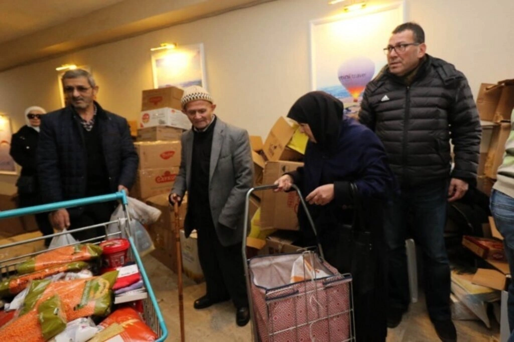 Bafra'da Depremzedelere Yardım Kampanyası