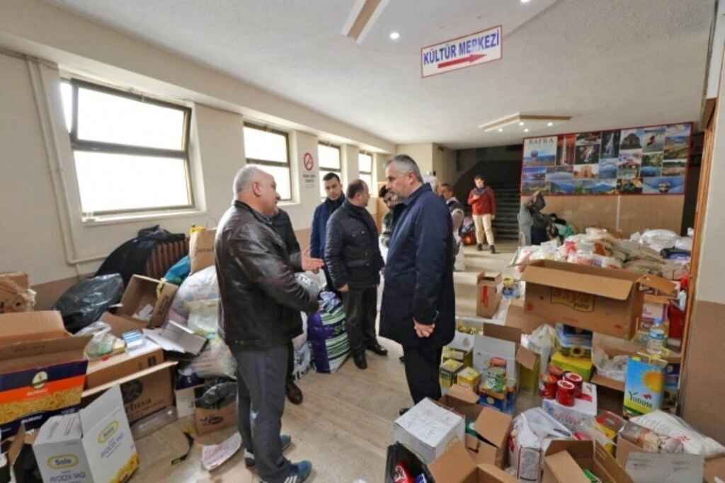 Bafra'da Depremzedelere Yardım Kampanyası