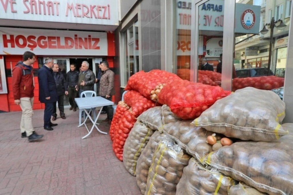 Bafra'da Depremzedelere Yardım Kampanyası