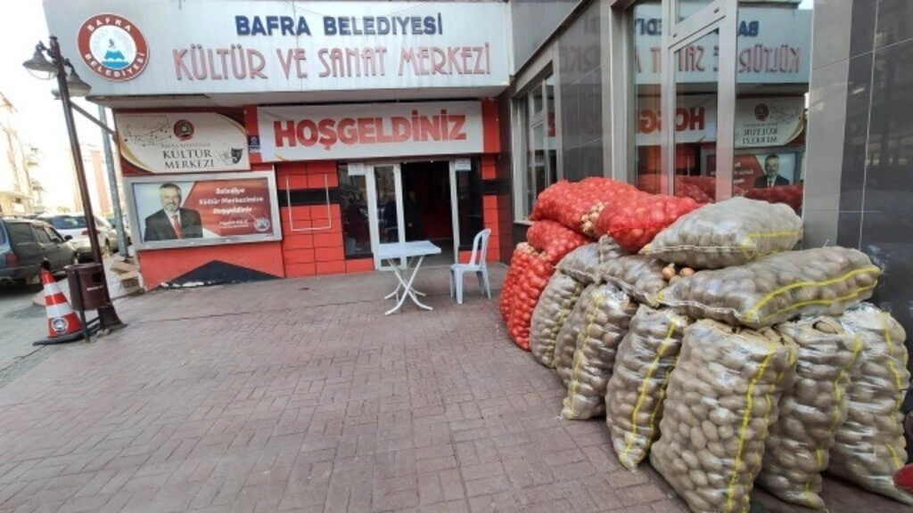 Bafra'da Depremzedelere Yardım Kampanyası