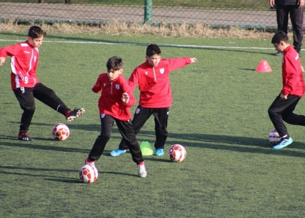 Genk Takımının Antrenörlerinden Saha Antrenmanı