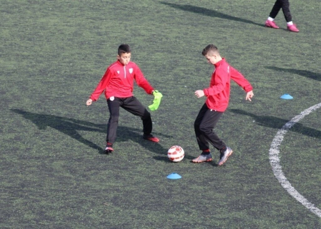 Genk Takımının Antrenörlerinden Saha Antrenmanı