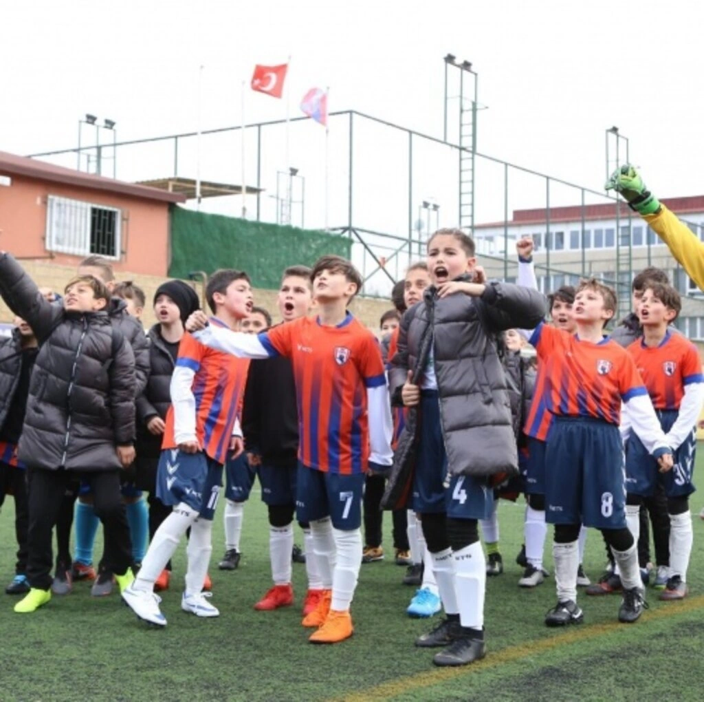 Atakum Belediyespor U-11 İstanbul'dan başarı ile döndü