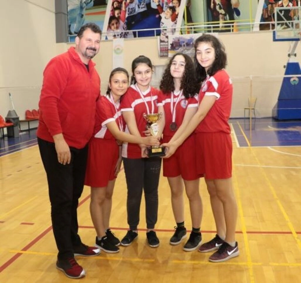 Okullar Arası Badminton Yıldızlar İl Birinciliği Müsabakaları Sona Erdi