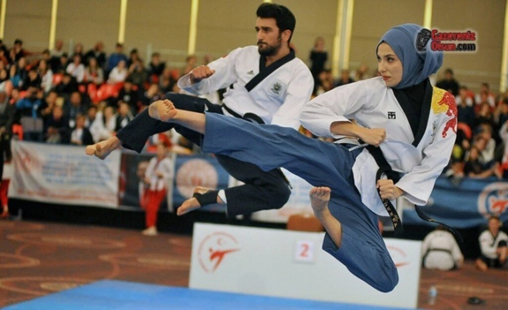 Taekwondoculardan Madalya Yağmuru