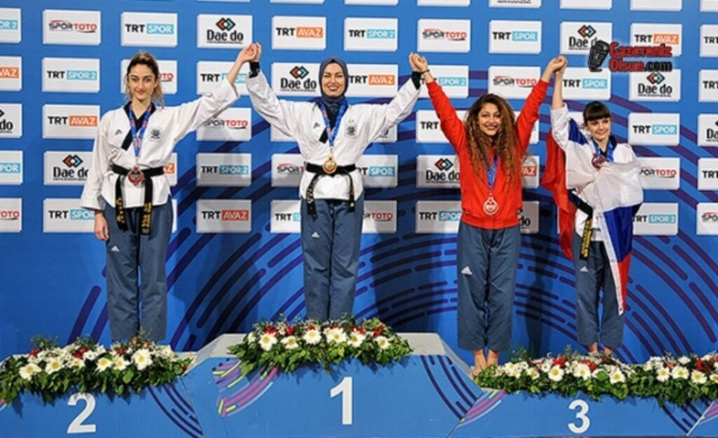 Taekwondoculardan Madalya Yağmuru