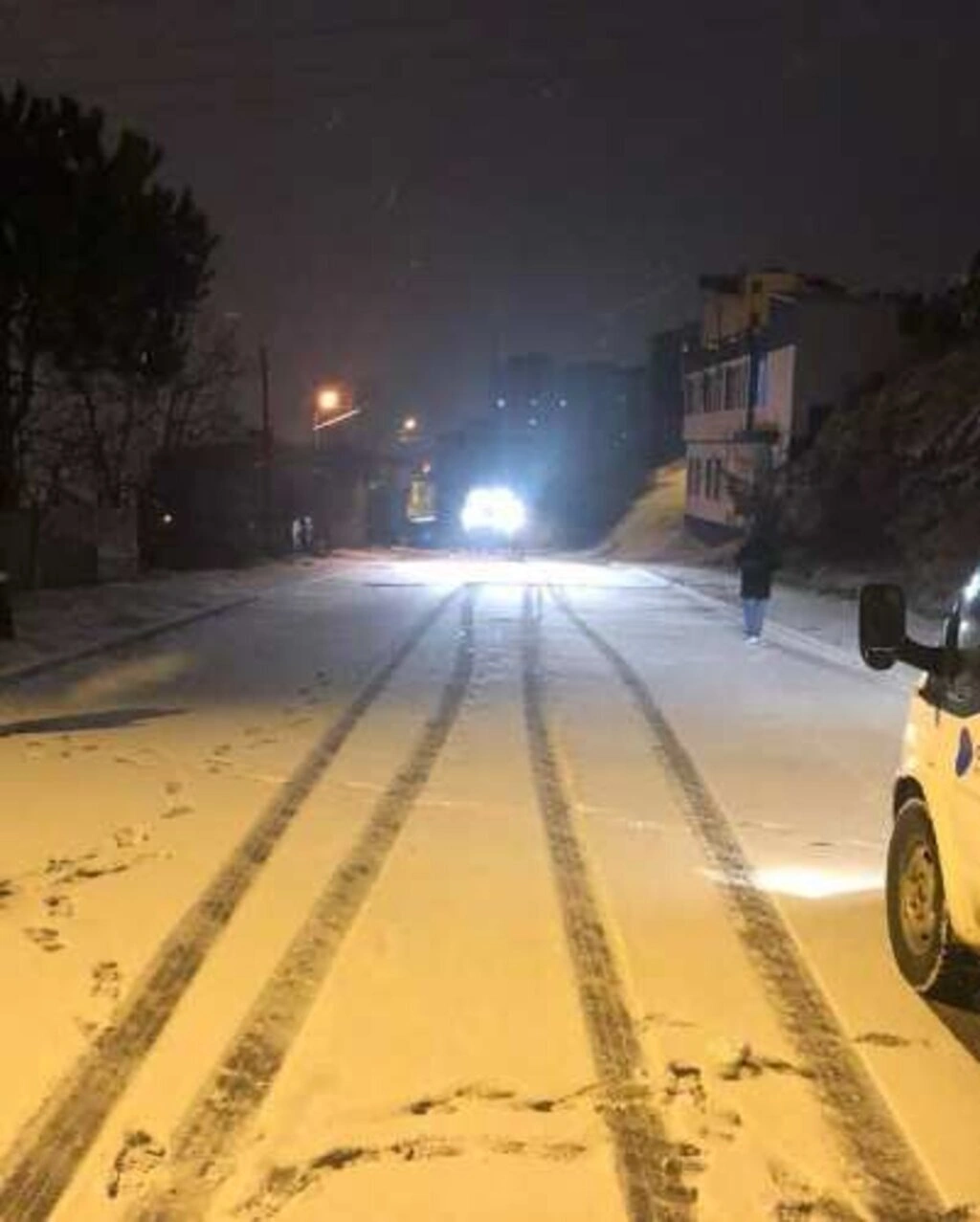 Canik'te yollara tuzlama yapıldı
