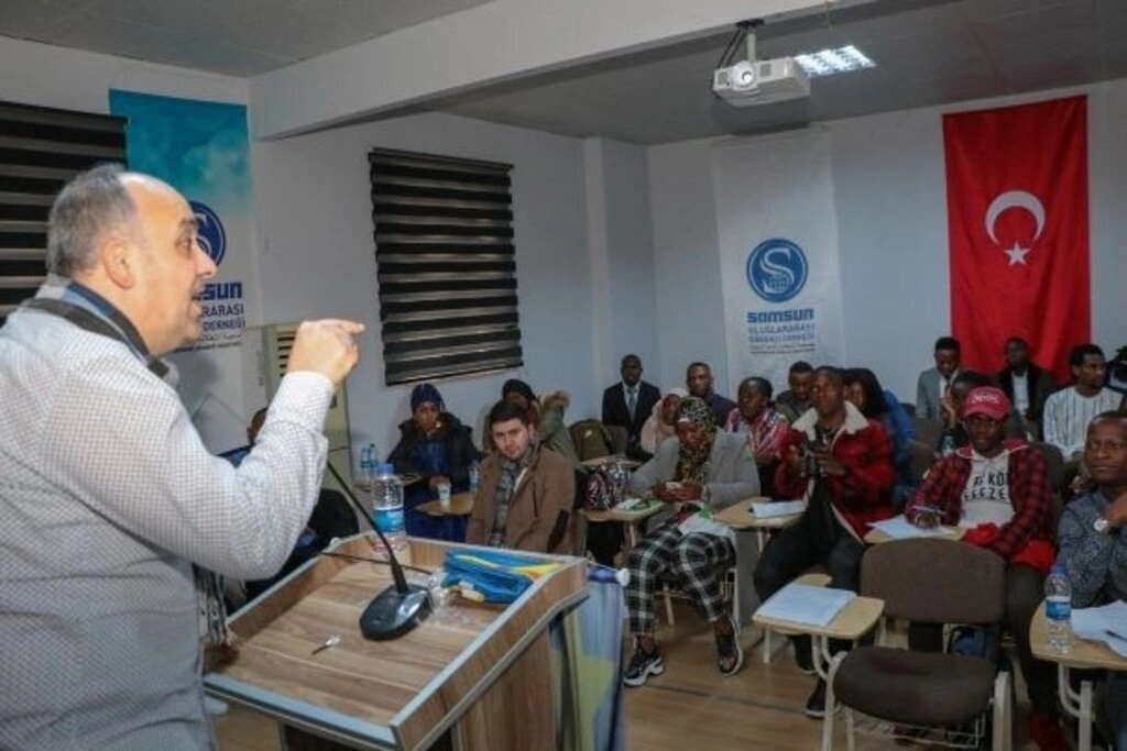 Gençlik ve Spor İl Müdürü Kongolu Öğrencilerle