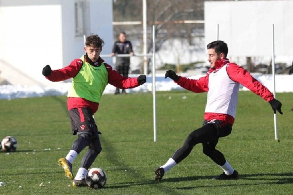 Samsunspor'da Yılın İlk Karlı Antrenmanı