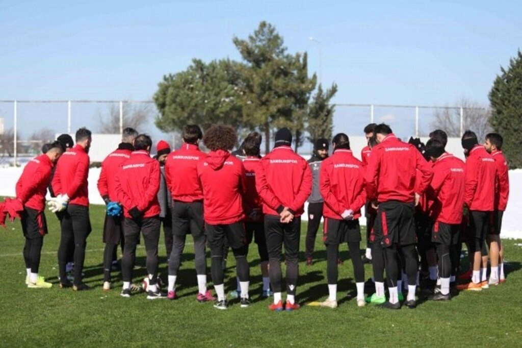 Samsunspor'da Yılın İlk Karlı Antrenmanı