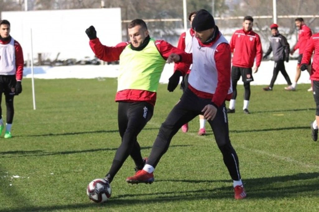 Samsunspor'da Yılın İlk Karlı Antrenmanı