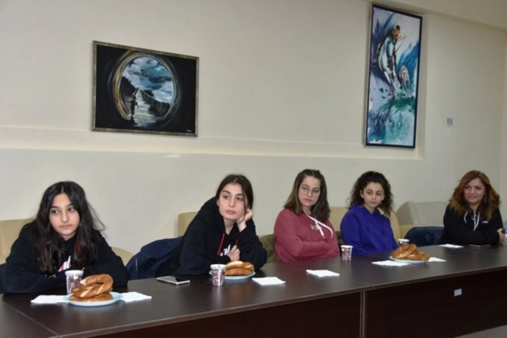 Geleceğin Bilim Kadınları Doç. Dr. Ayşenur Büyükgöze Kavas ile Buluştu