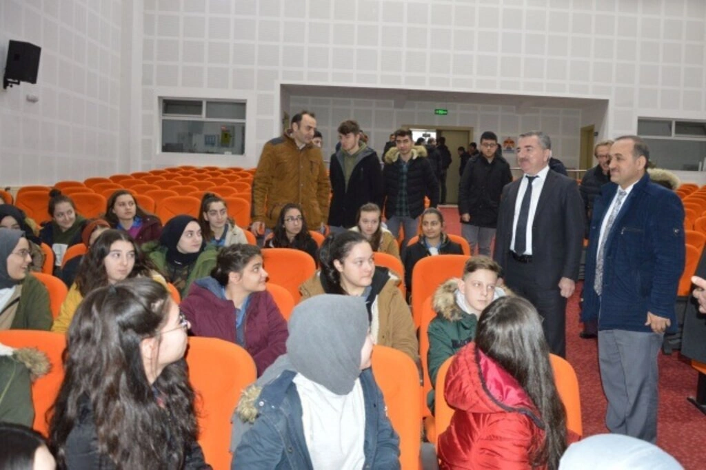 Havza'da 'HAMR' Oyununa Büyük İlgi
