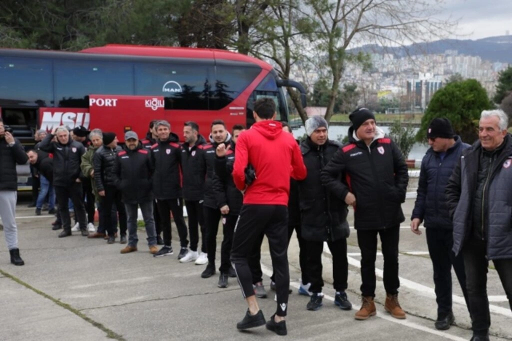 Samsunspor, Meşalelerle Uğurlandı
