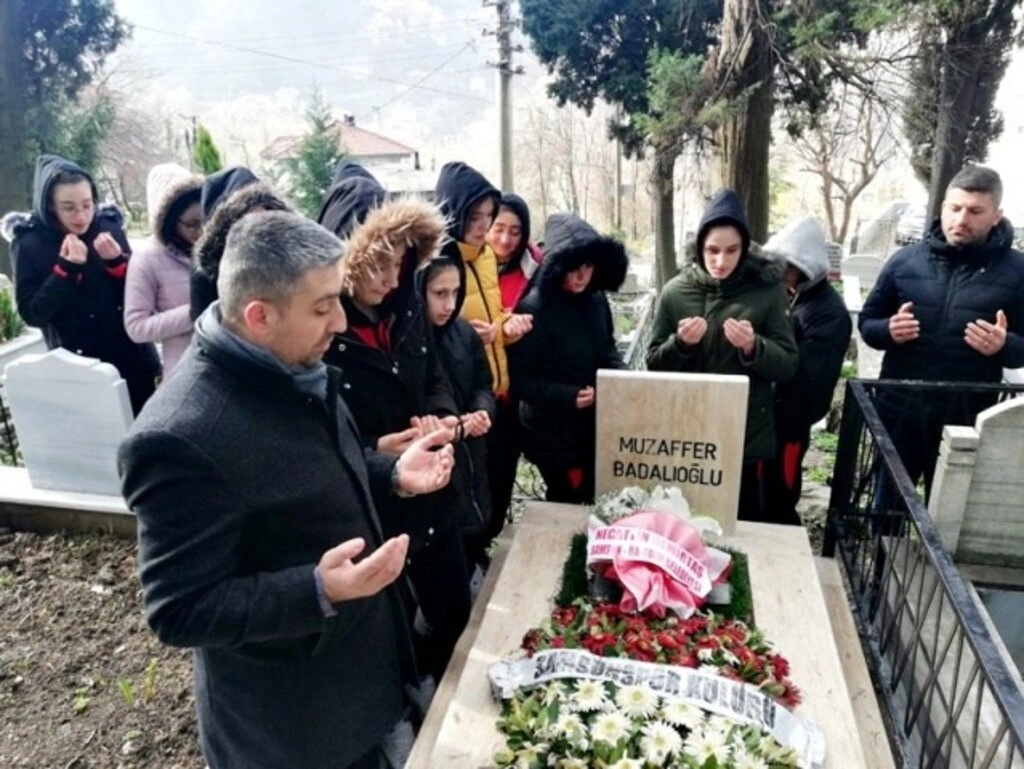 İlkadımlı sporcular Muzaffer Badallıoğlu'nu unutladı
